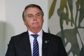 Na foto está o ex-presidente Jair Bolsonaro
